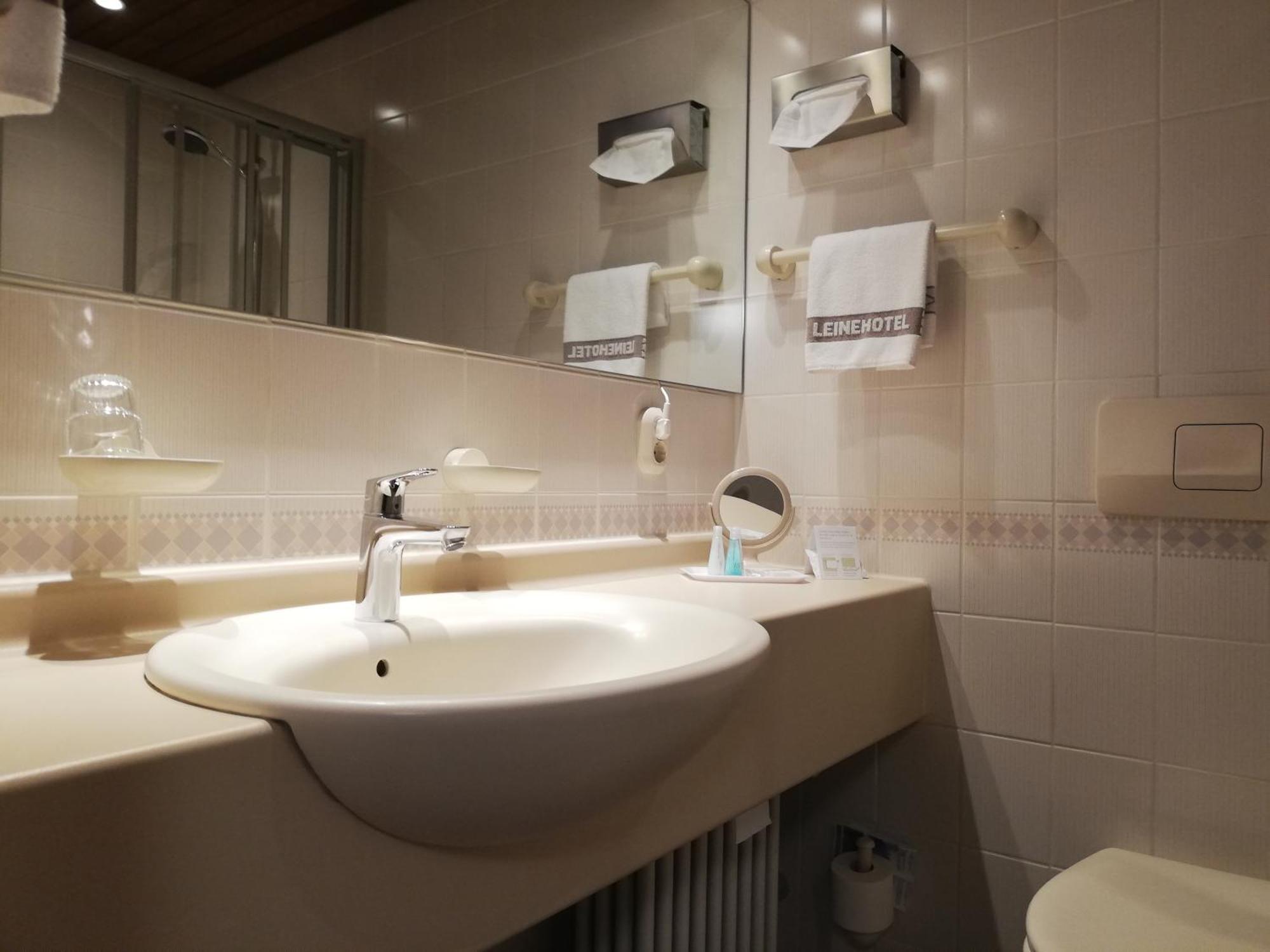 Leine Hotel Паттензен Экстерьер фото