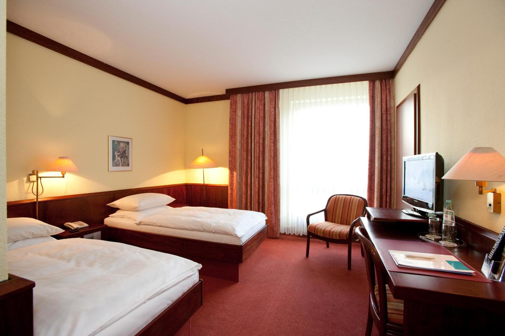 Leine Hotel Паттензен Экстерьер фото